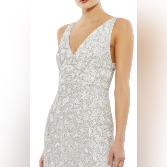 MAC DUGGAL
Hand Embellished Sleeveless Beaded Gown with Sweeping Train - Picture 15 of 15